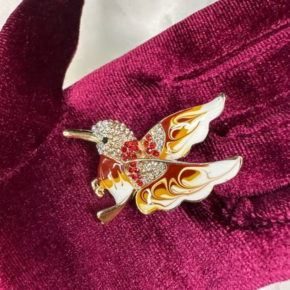 Sparkling Hummingbird Brooch with Crystals - Picture 6 of 8